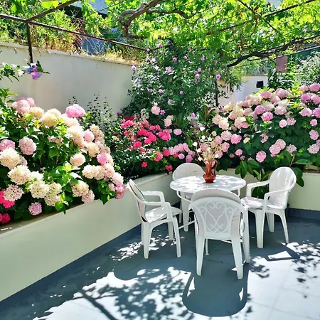 Milena Apartment Omis
